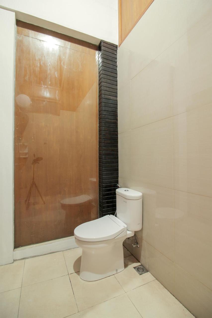 Oyo 208 G House Hotel Jakarta Buitenkant foto
